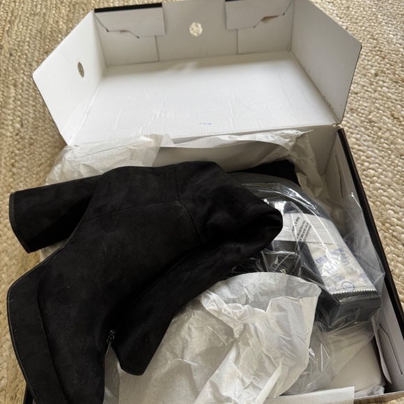 Nine West velvet boots - Picture 2 of 7